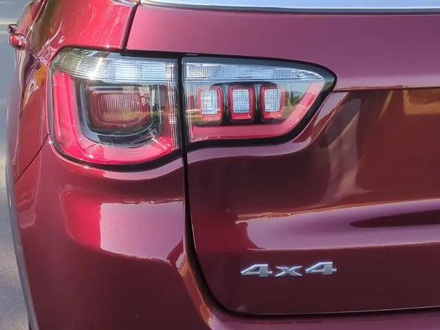 2022 Jeep Compass Latitude Lux 4x4