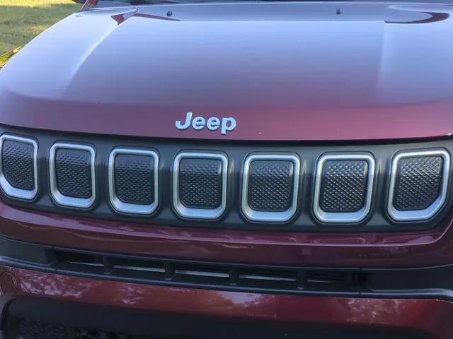 2022 Jeep Compass Latitude Lux 4x4