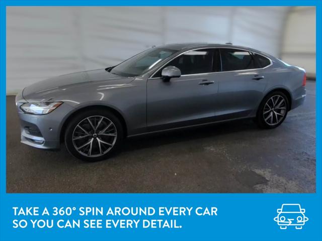 2017 Volvo S90 Momentum