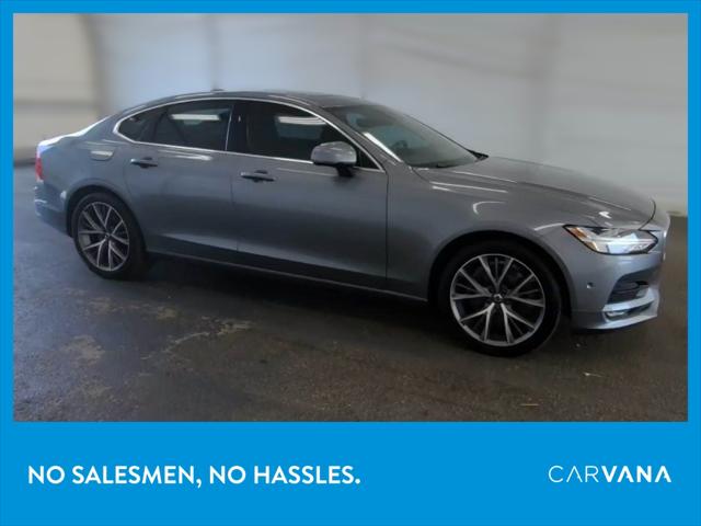 2017 Volvo S90 Momentum