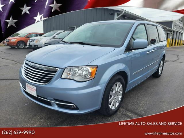 2016 Chrysler Town & Country Touring for sale in West Bend, WI
