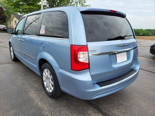 2016 Chrysler Town & Country Touring