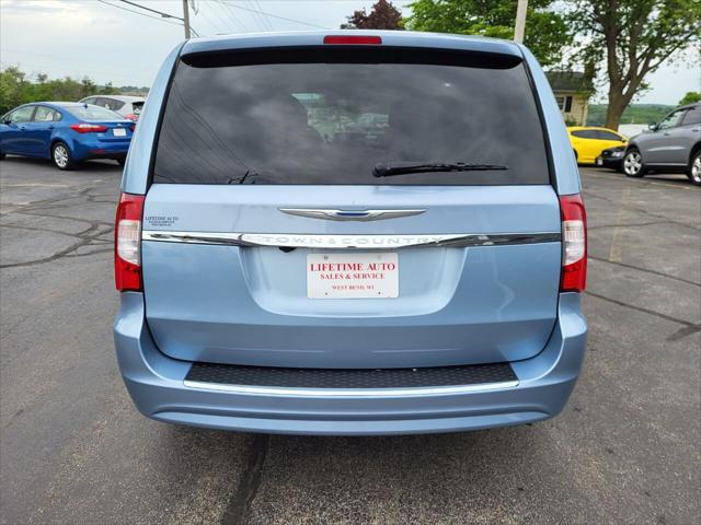 2016 Chrysler Town & Country Touring