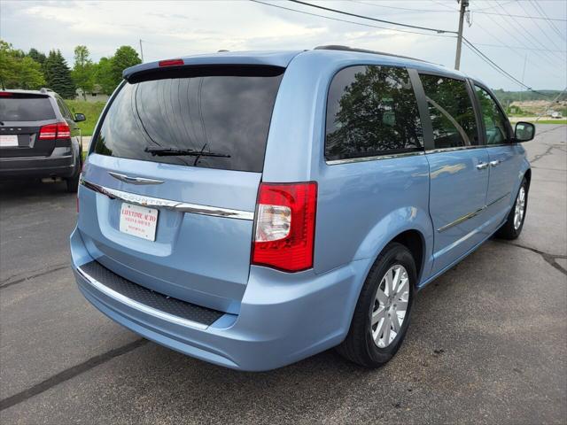 2016 Chrysler Town & Country Touring