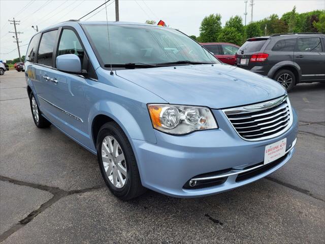 2016 Chrysler Town & Country Touring