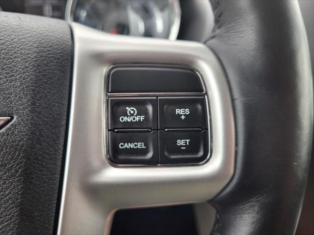 2016 Chrysler Town & Country Touring