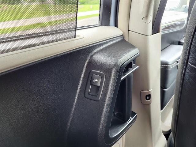 2016 Chrysler Town & Country Touring