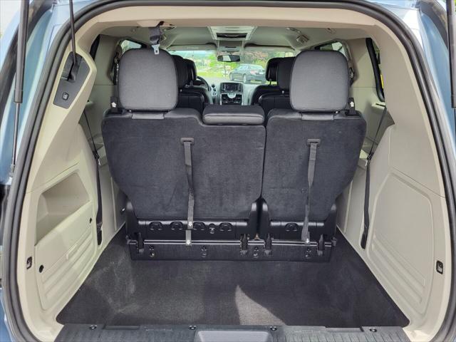2016 Chrysler Town & Country Touring