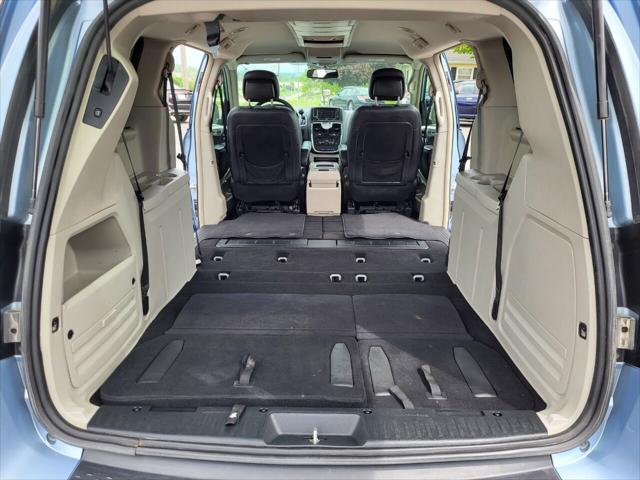 2016 Chrysler Town & Country Touring