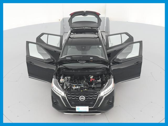 2021 Nissan Kicks SR