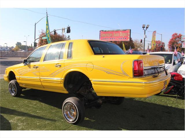 1993 Lincoln Town Car Signature