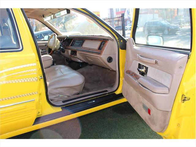 1993 Lincoln Town Car Signature