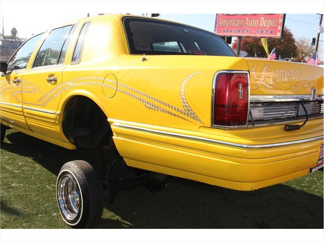 1993 Lincoln Town Car Signature