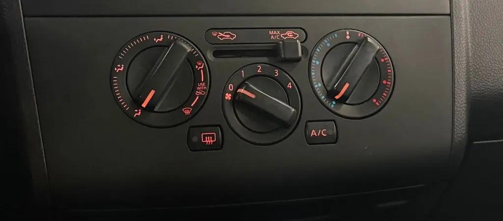2012 Nissan Versa 1.8 S