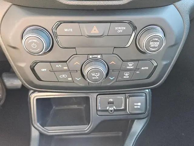 2018 Jeep Renegade Latitude FWD