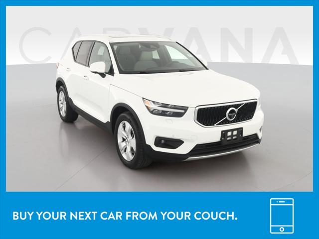 2020 Volvo XC40 Momentum