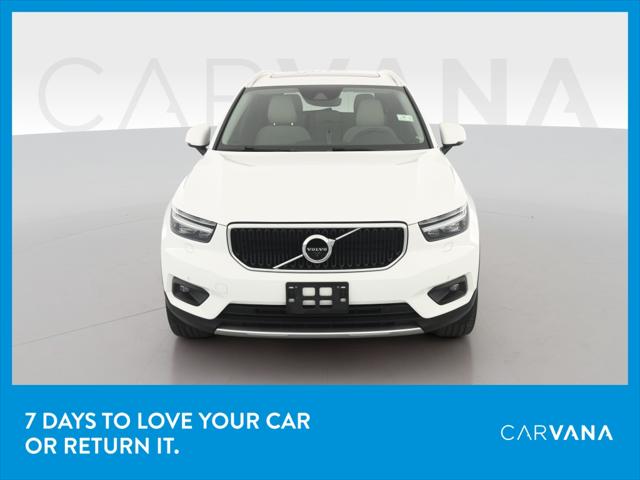 2020 Volvo XC40 Momentum