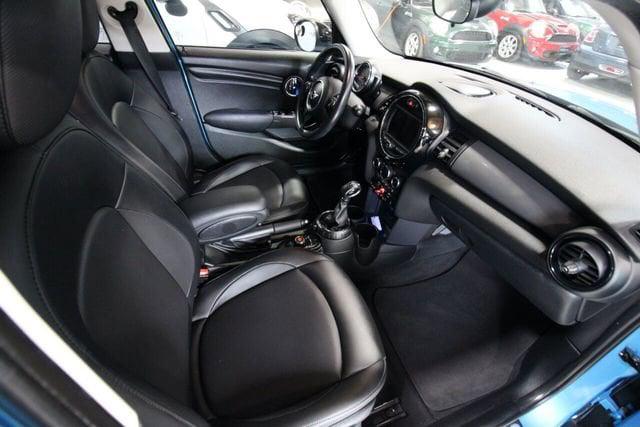 2015 MINI Cooper Hardtop 4dr HB