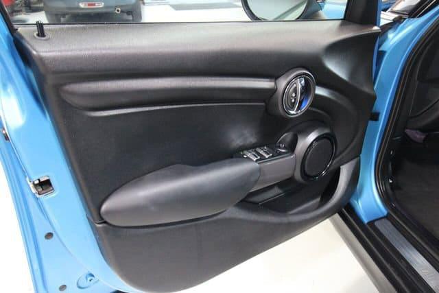 2015 MINI Cooper Hardtop 4dr HB
