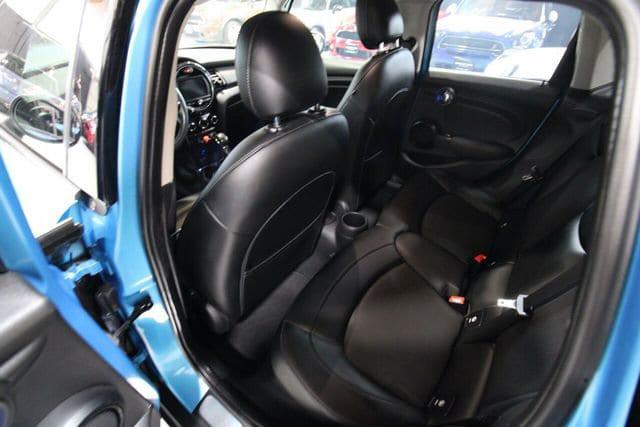 2015 MINI Cooper Hardtop 4dr HB