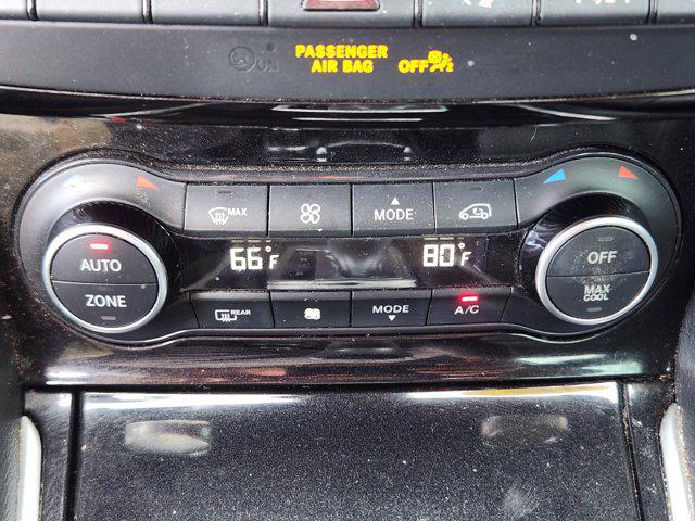 2017 INFINITI QX30 Premium