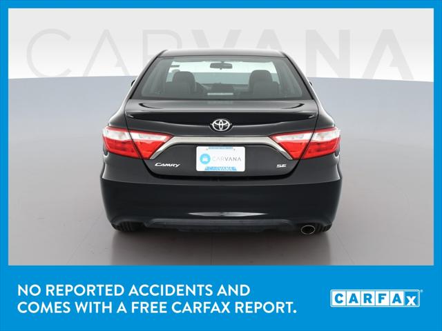 2017 Toyota Camry SE Sedan 4D