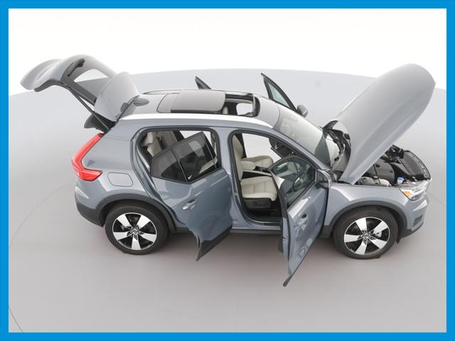 2020 Volvo XC40 Momentum