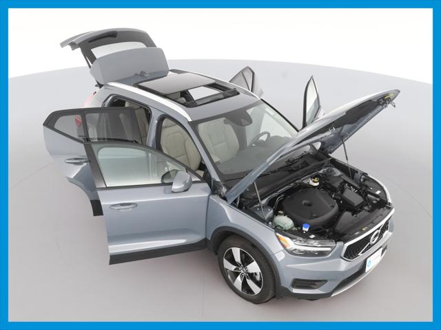 2020 Volvo XC40 Momentum