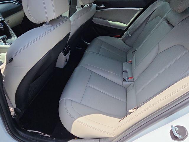 2022 Genesis G70 2.0T RWD