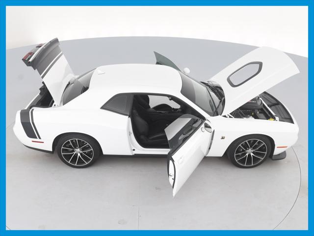 2016 Dodge Challenger 392 Hemi Scat Pack Shaker