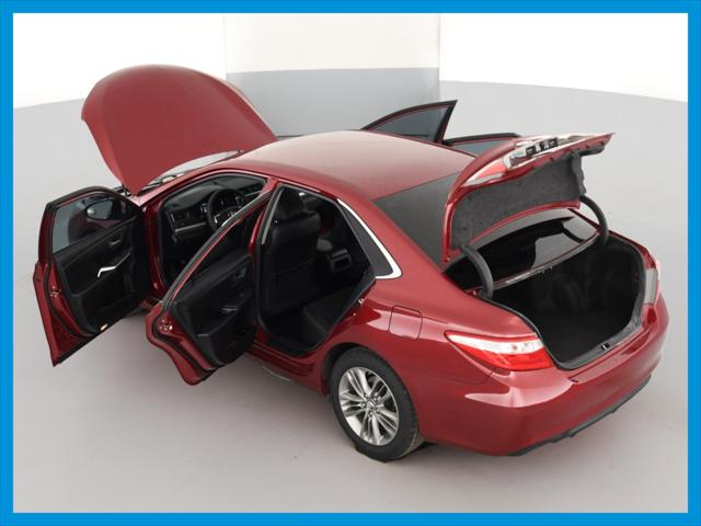 2016 Toyota Camry SE Sedan 4D