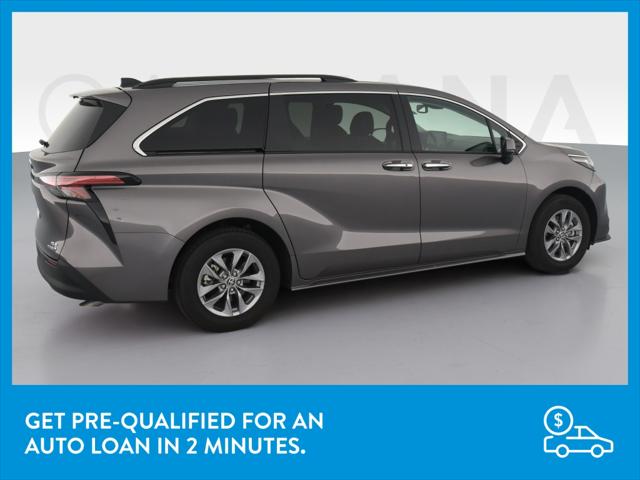 2022 Toyota Sienna XLE Minivan 4D