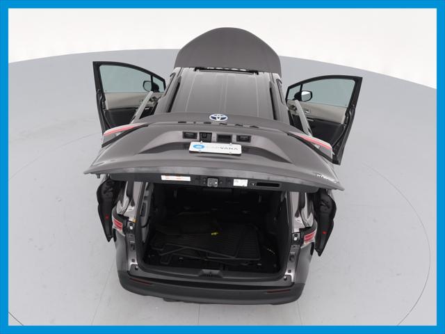 2022 Toyota Sienna XLE Minivan 4D