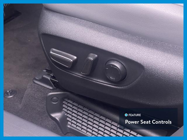 2022 Toyota Sienna XLE Minivan 4D