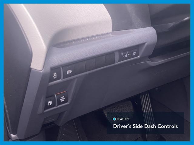 2022 Toyota Sienna XLE Minivan 4D