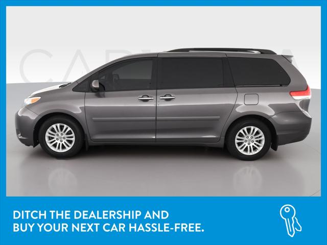 2013 Toyota Sienna XLE Minivan 4D