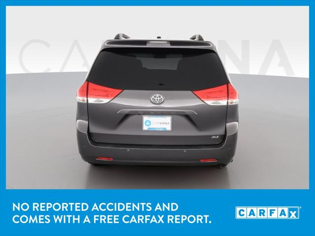 2013 Toyota Sienna XLE Minivan 4D