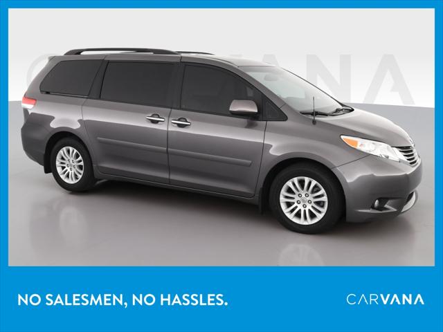 2013 Toyota Sienna XLE Minivan 4D