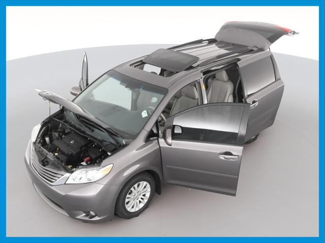 2013 Toyota Sienna XLE Minivan 4D