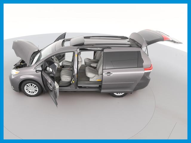 2013 Toyota Sienna XLE Minivan 4D