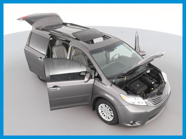 2013 Toyota Sienna XLE Minivan 4D