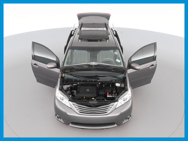 2013 Toyota Sienna XLE Minivan 4D