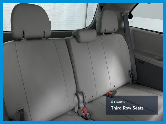 2013 Toyota Sienna XLE Minivan 4D