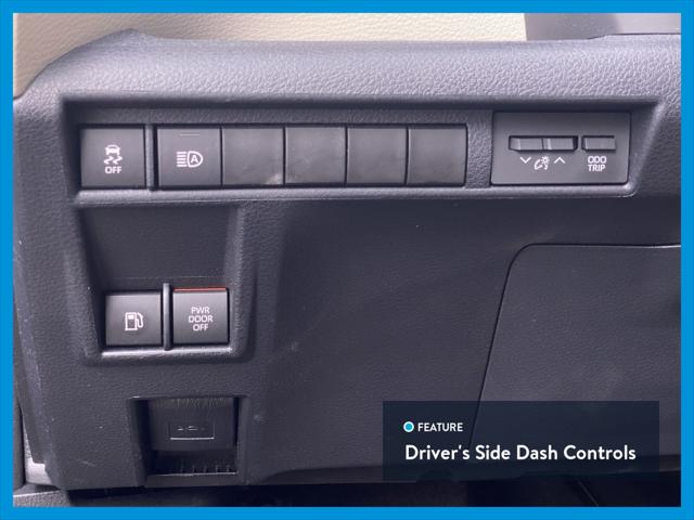 2022 Toyota Sienna XLE Minivan 4D