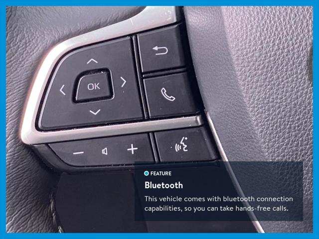 2022 Toyota Sienna XLE Minivan 4D