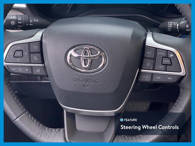 2022 Toyota Sienna XLE Minivan 4D