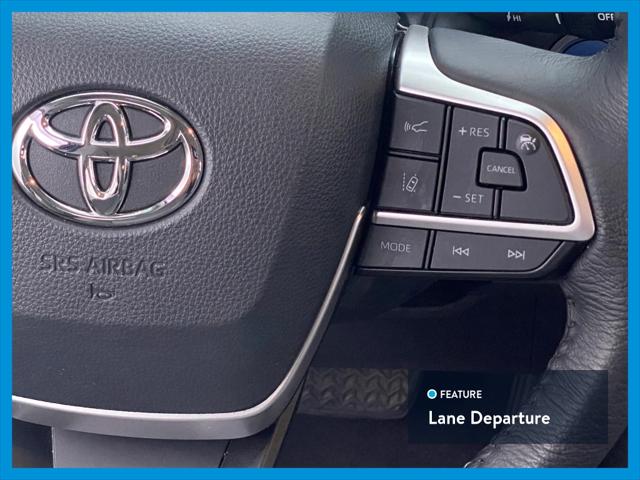 2022 Toyota Sienna XLE Minivan 4D