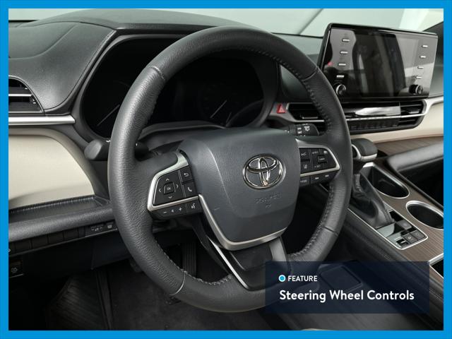 2022 Toyota Sienna XLE Minivan 4D