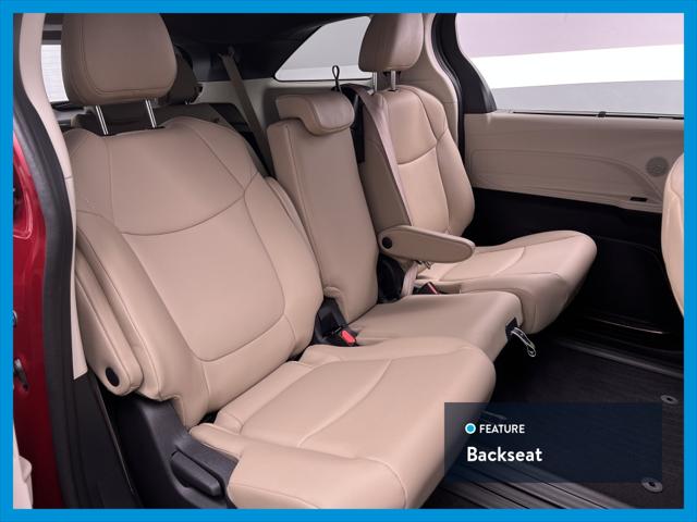2022 Toyota Sienna XLE Minivan 4D