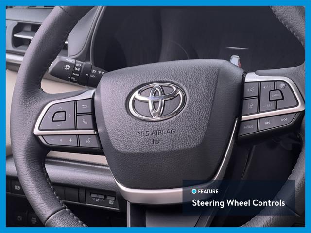 2022 Toyota Sienna XLE Minivan 4D
